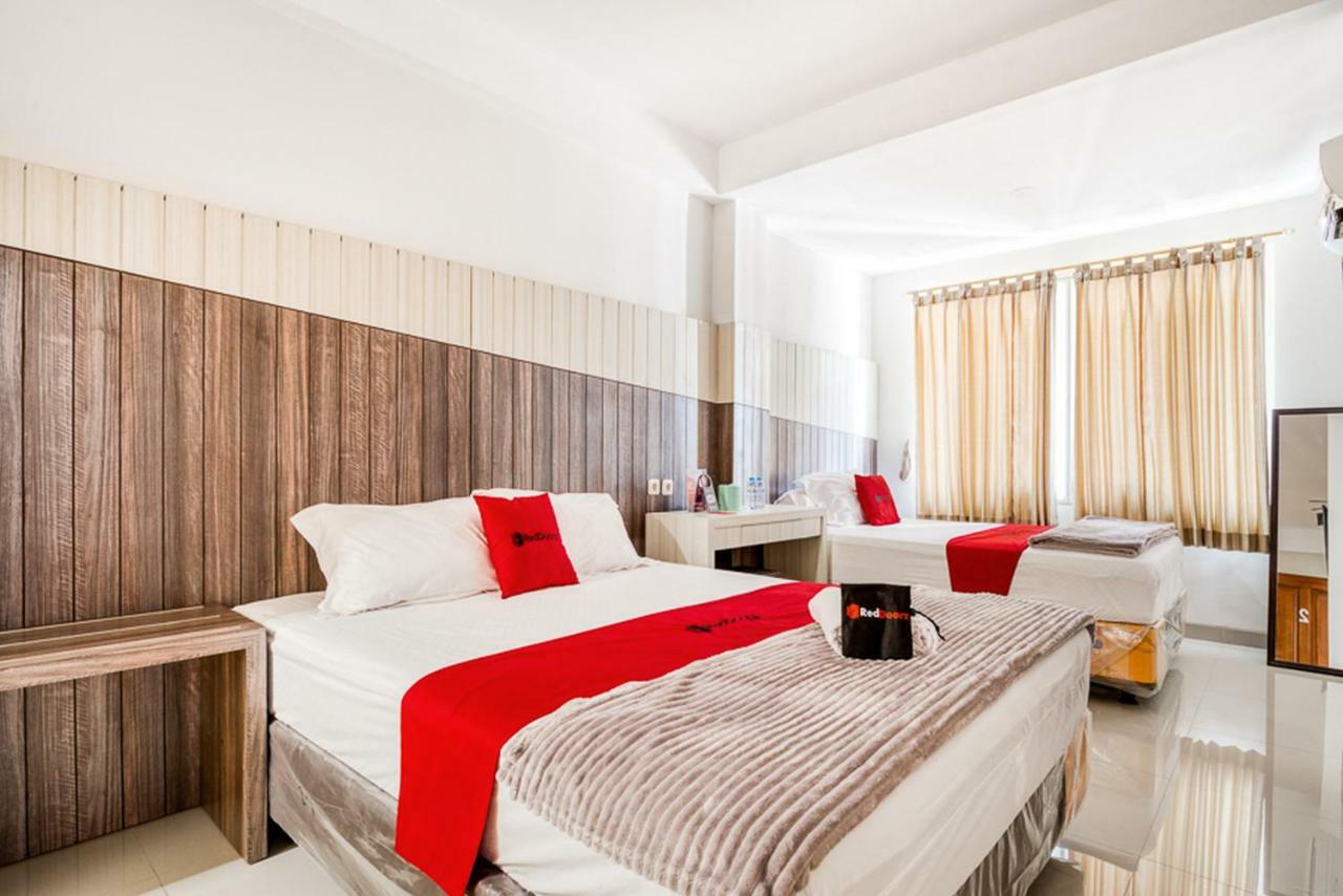 Hotel Reddoorz Near Untag Surabaja Zewnętrze zdjęcie